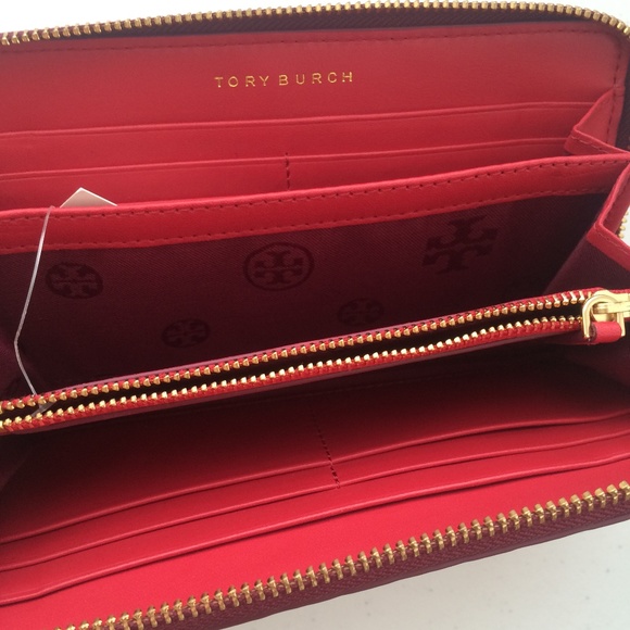 ENDS APR 16!!heart embossed zip continental wallet - Picture 2 of 5